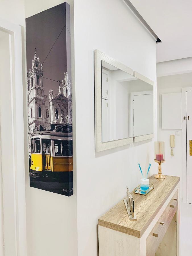 Rooms In Lisbon 3 Min From Metro Bela Vista ภายนอก รูปภาพ
